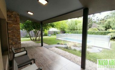 IMPECABLE!! Hermosa casa en venta en Sierra de los Padres. Gas natural conectado