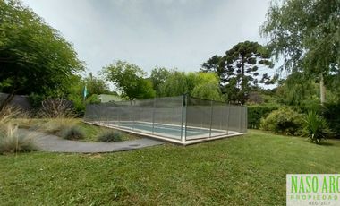 IMPECABLE!! Hermosa casa en venta en Sierra de los Padres. Gas natural conectado