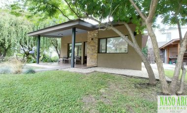 IMPECABLE!! Hermosa casa en venta en Sierra de los Padres. Gas natural conectado