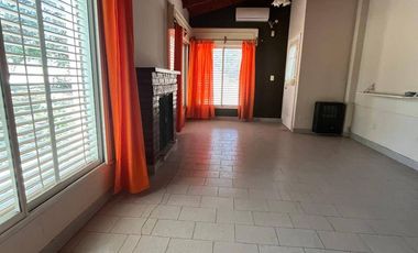 Casa en venta c/ cochera en Sierra de la Ventana