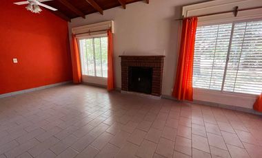 Casa en venta c/ cochera en Sierra de la Ventana