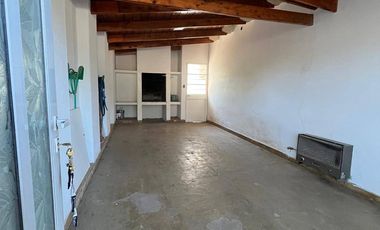 Casa en venta c/ cochera en Sierra de la Ventana