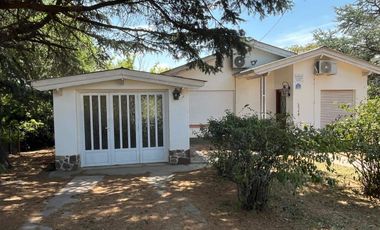 Casa en venta c/ cochera en Sierra de la Ventana