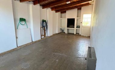 Casa en venta c/ cochera en Sierra de la Ventana