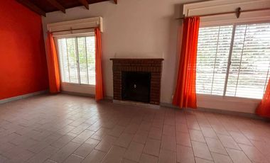 Casa en venta c/ cochera en Sierra de la Ventana
