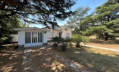 Casa en venta c/ cochera en Sierra de la Ventana