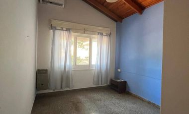 Casa en venta c/ cochera en Sierra de la Ventana