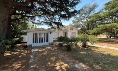 Casa en venta c/ cochera en Sierra de la Ventana