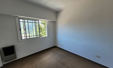 Alq. Dpto 3 amb con terr propia y lav en R.Mejia