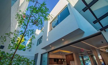 CASA DE LUJO EN VENTA COLINAS VIRREYES - FRENTE A PUERTA LAS LOMAS