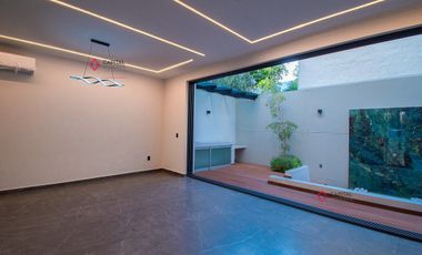 CASA DE LUJO EN VENTA COLINAS VIRREYES - FRENTE A PUERTA LAS LOMAS