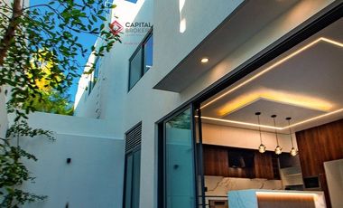 CASA DE LUJO EN VENTA COLINAS VIRREYES - FRENTE A PUERTA LAS LOMAS