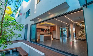 CASA DE LUJO EN VENTA COLINAS VIRREYES - FRENTE A PUERTA LAS LOMAS