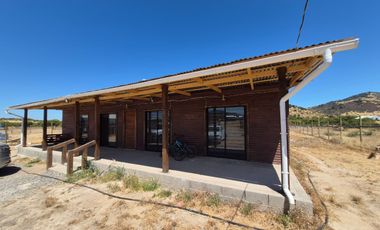 SE ARRIENDA AMPLIA CASA DE 3 DORMITORIOS EN AMPLIO TERRENO