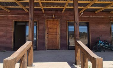 SE ARRIENDA AMPLIA CASA DE 3 DORMITORIOS EN AMPLIO TERRENO