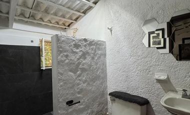 Terreno en Renta uso Comercial en Ciudad Granja con Amplio Jardín, Ideal para Empresas, Eventos o Resort Urbano