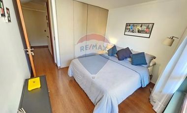 DEPTO. CON JARDÍN PRIVADO y GRAN COCINA