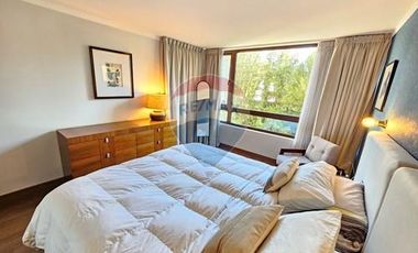 DEPTO. CON JARDÍN PRIVADO y GRAN COCINA