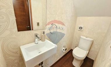 DEPTO. CON JARDÍN PRIVADO y GRAN COCINA