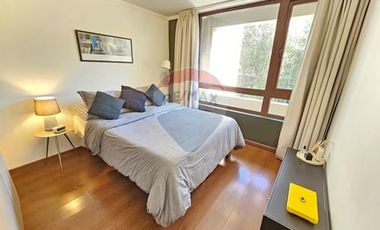 DEPTO. CON JARDÍN PRIVADO y GRAN COCINA