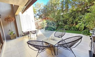 DEPTO. CON JARDÍN PRIVADO y GRAN COCINA