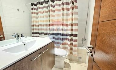 DEPTO. CON JARDÍN PRIVADO y GRAN COCINA