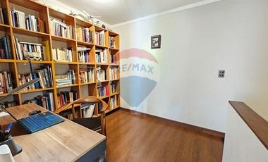 DEPTO. CON JARDÍN PRIVADO y GRAN COCINA