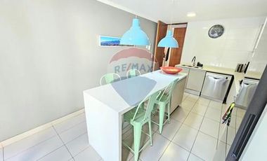 DEPTO. CON JARDÍN PRIVADO y GRAN COCINA