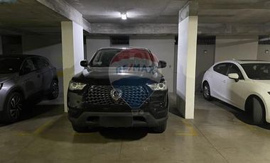 DEPTO. CON JARDÍN PRIVADO y GRAN COCINA