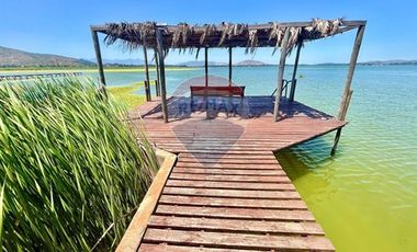 Parcela de 3,6 ha con orilla de lago, Rapel