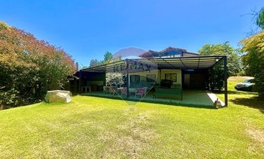 Rebajada, parcela de 3,6 ha con orilla de lago