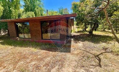 Rebajada, parcela de 3,6 ha con orilla de lago