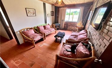 Rebajada, parcela de 3,6 ha con orilla de lago