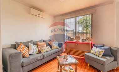 Espectacular y amplia casa en La Cisterna 4D + 2B