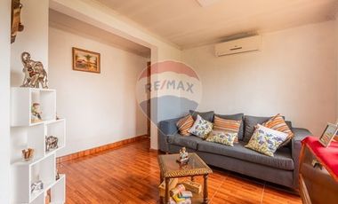 Espectacular y amplia casa en La Cisterna 4D + 2B