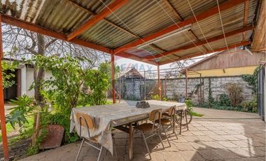 Espectacular y amplia casa en La Cisterna 4D + 2B