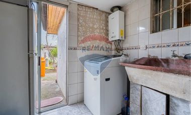 Espectacular y amplia casa en La Cisterna 4D + 2B