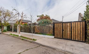 Espectacular y amplia casa en La Cisterna 4D + 2B