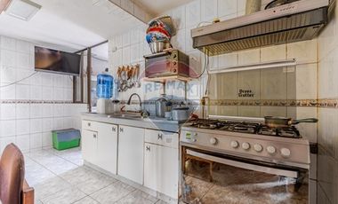 Espectacular y amplia casa en La Cisterna 4D + 2B