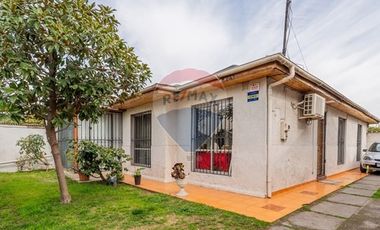 Espectacular y amplia casa en La Cisterna 4D + 2B