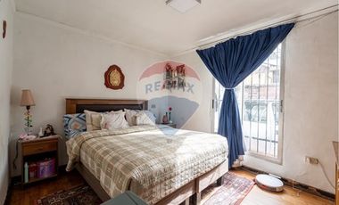 Espectacular y amplia casa en La Cisterna 4D + 2B