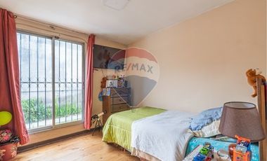 Espectacular y amplia casa en La Cisterna 4D + 2B