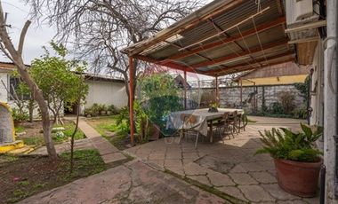 Espectacular y amplia casa en La Cisterna 4D + 2B