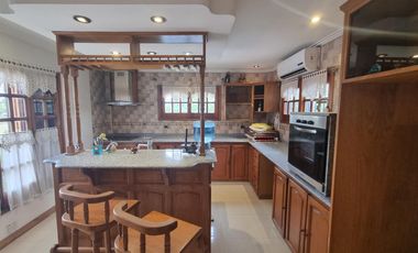 Importante chalet sobre 2 lotes, a pasos San Martin