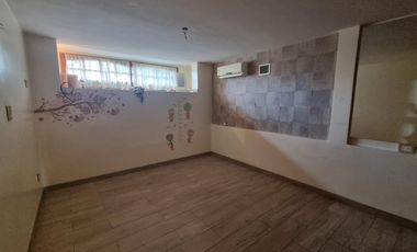 Importante chalet sobre 2 lotes, a pasos San Martin