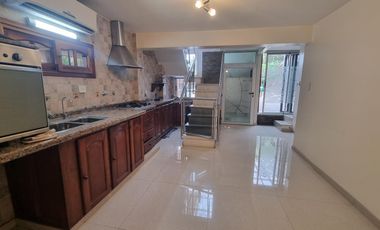 Importante chalet sobre 2 lotes, a pasos San Martin