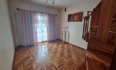 Importante chalet sobre 2 lotes, a pasos San Martin