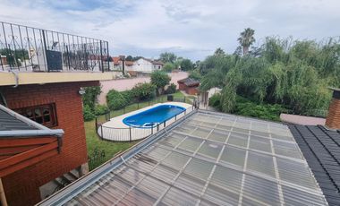 Importante chalet sobre 2 lotes, a pasos San Martin