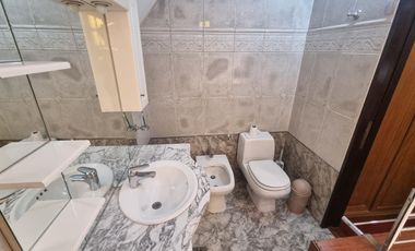 Importante chalet sobre 2 lotes, a pasos San Martin