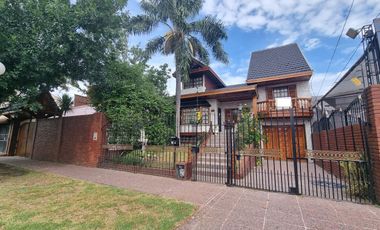 Importante chalet sobre 2 lotes, a pasos San Martin